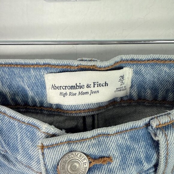 Abercrombie & Fitch Distressed High Rise Mom Jean Raw Hem Light Wash Size 26 2 - Picture 7 of 11